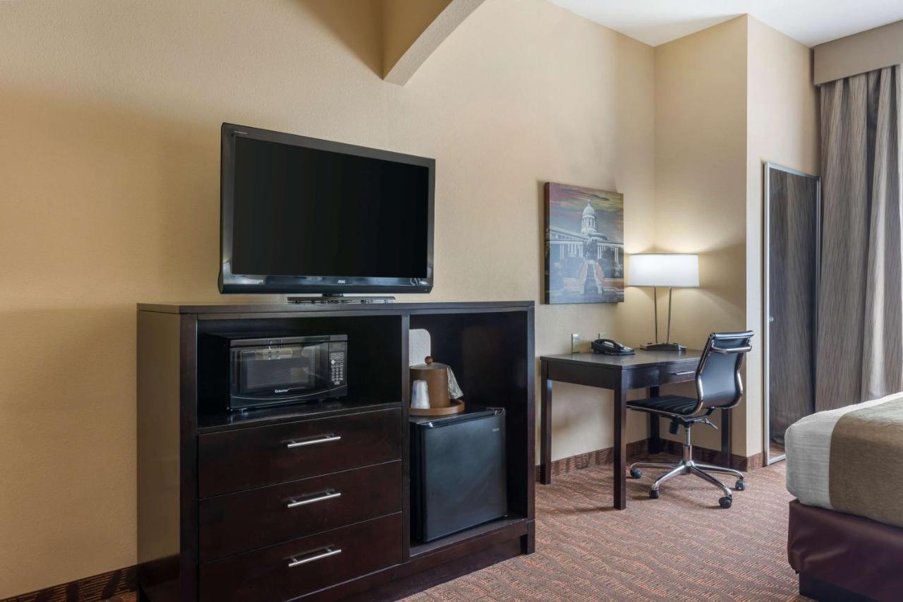Best Western Plus Capital Inn Jefferson City Exterior photo